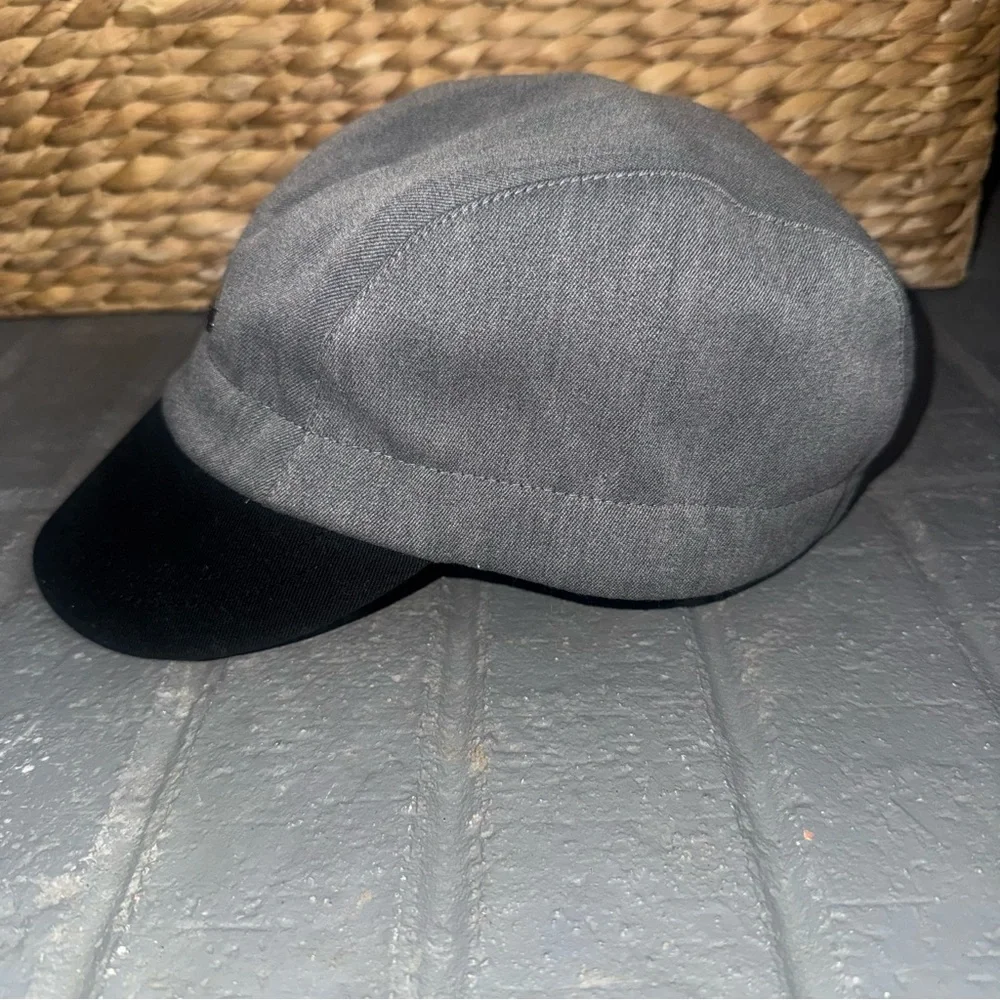 Forkicks Short Brim Baseball‎ Cap Hat Stretchy Fit Gray Black Bill Elastic Comfy